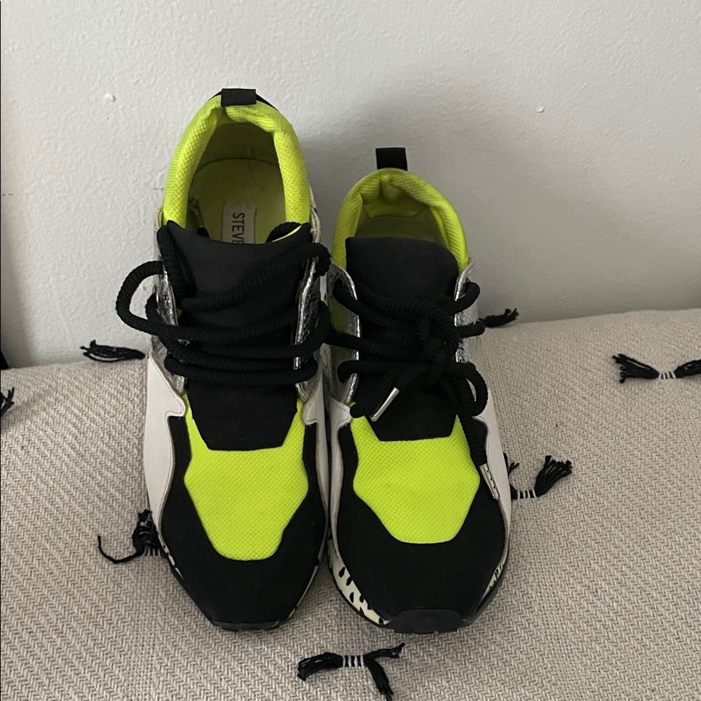 Steve Madden cliff woman Sneakers in Black and Neon Yellow